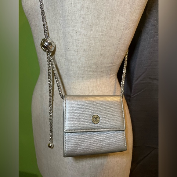 Chanel Sevruga Silver Compact Wallet 🩶 - Picture 14 of 16